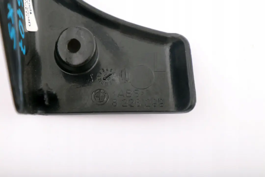 Apertura Interno SX Nero per BMW X3 X5 E46 E53 E83 con numero di parte 8226407 BMW X3 X5 E46 E53 E83 Apertura Interno SX Nero - SKU 8226407 - Numero di parte 8226407