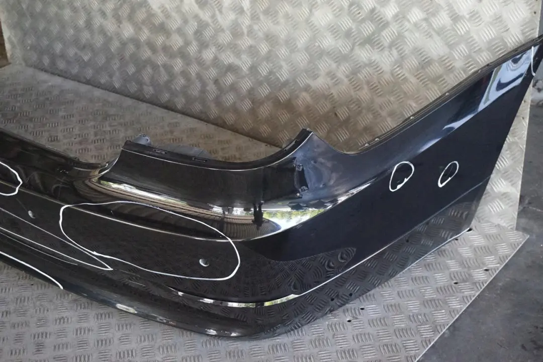 BMW E60 LCI Zderzak tylny tył schwarz - SKU 0422349-SCH1 - Numer Części 0422349