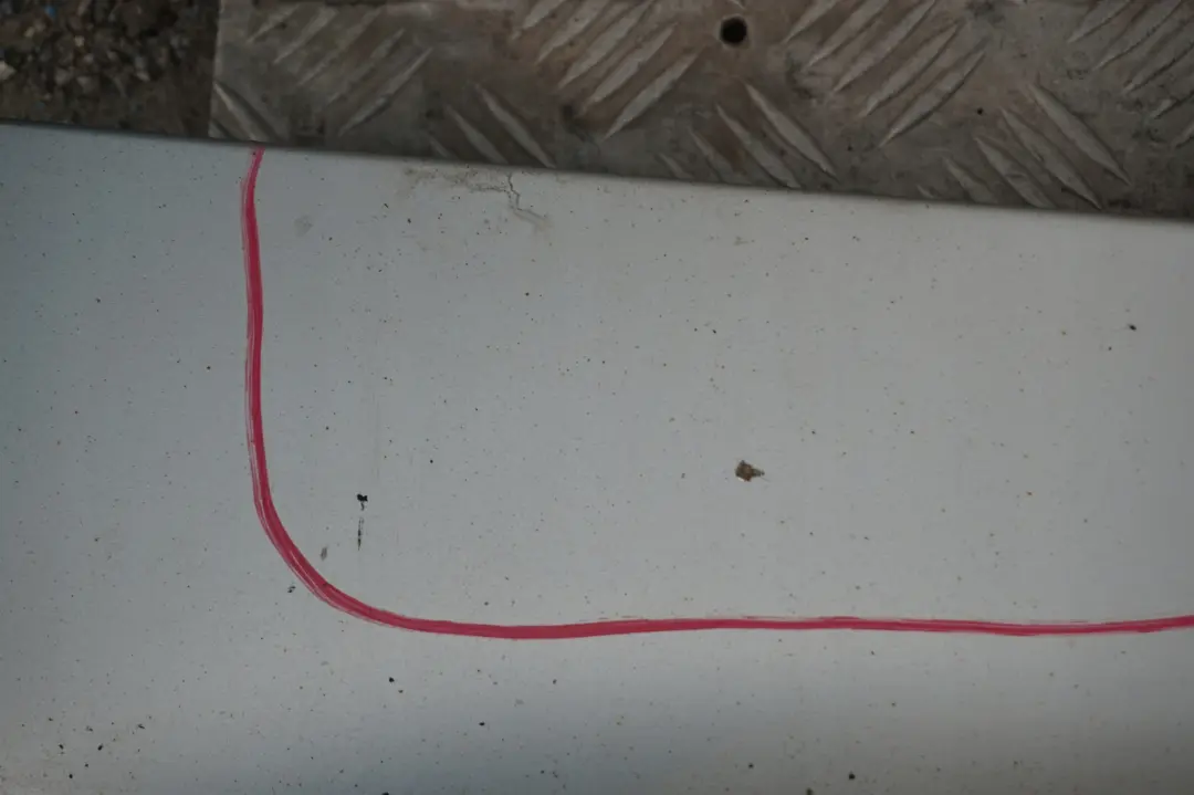 Schwellerleiste Blende Schweller links Titansilber Sliber für BMW 1 er 23 E87 mit Teilenummer 0032949 BMW 1 er 23 E87 Schwellerleiste Blende Schweller links Titansilber Sliber - SKU 0032949-TS23 - Teilenummer 0032949