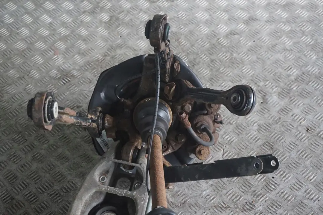 N43 Zwrotnica półoś lewa 122HP do BMW E87 116i o numerze 6774809 BMW E87 116i N43 Zwrotnica półoś lewa 122HP - SKU 6774809-22 - Numer Części 6774809