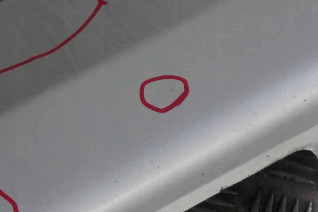 listwa nakładka próg lewy titansilber 354 do BMW E90 o numerze 0032951 BMW E90 listwa nakładka próg lewy titansilber 354 - SKU 0032951-TS17 - Numer Części 0032951