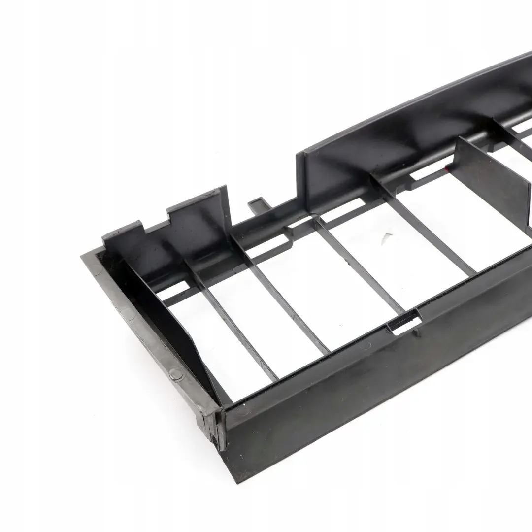 Protector De aire del radiador Mercedes-Benz Clase E S210 W210 para con número de pieza A2105000816 Protector De aire del radiador Mercedes-Benz Clase E S210 W210 - SKU A2105000816 - Número de pieza A2105000816