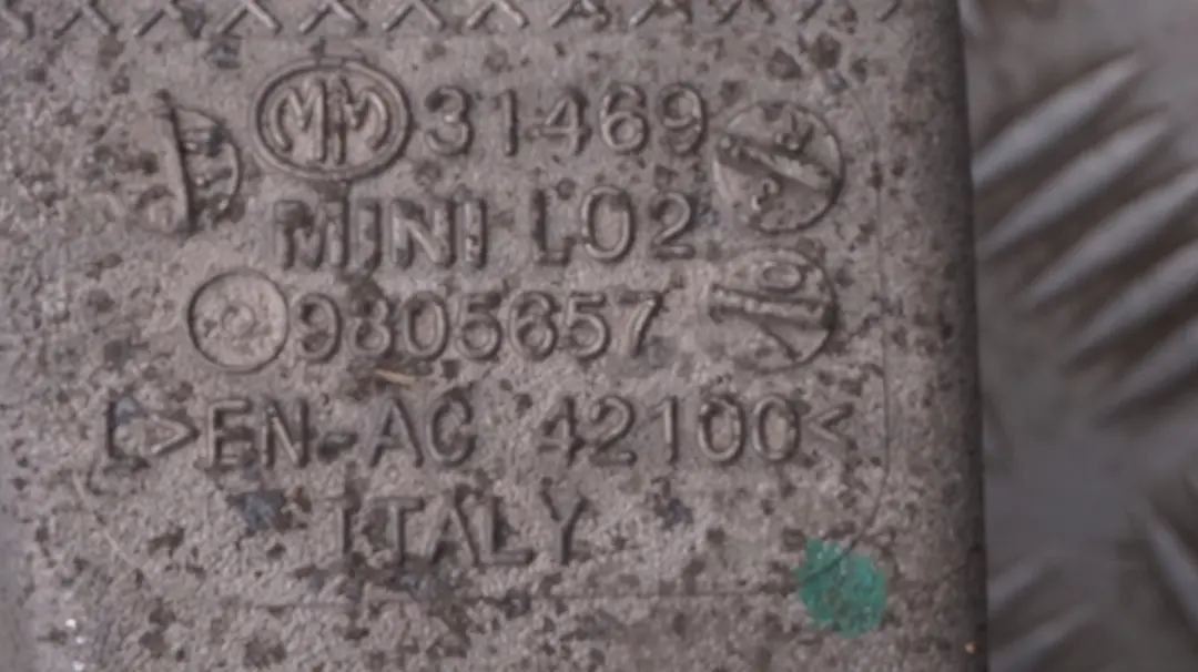 N47N 1.6 112 HP Rear Left N/S Leg Brake Suspension Hub to BMW Mini R61 Paceman with Part number 9805657 BMW Mini R61 Paceman N47N 1.6 112 HP Rear Left N/S Leg Brake Suspension Hub - SKU 9805657 - Part number 9805657