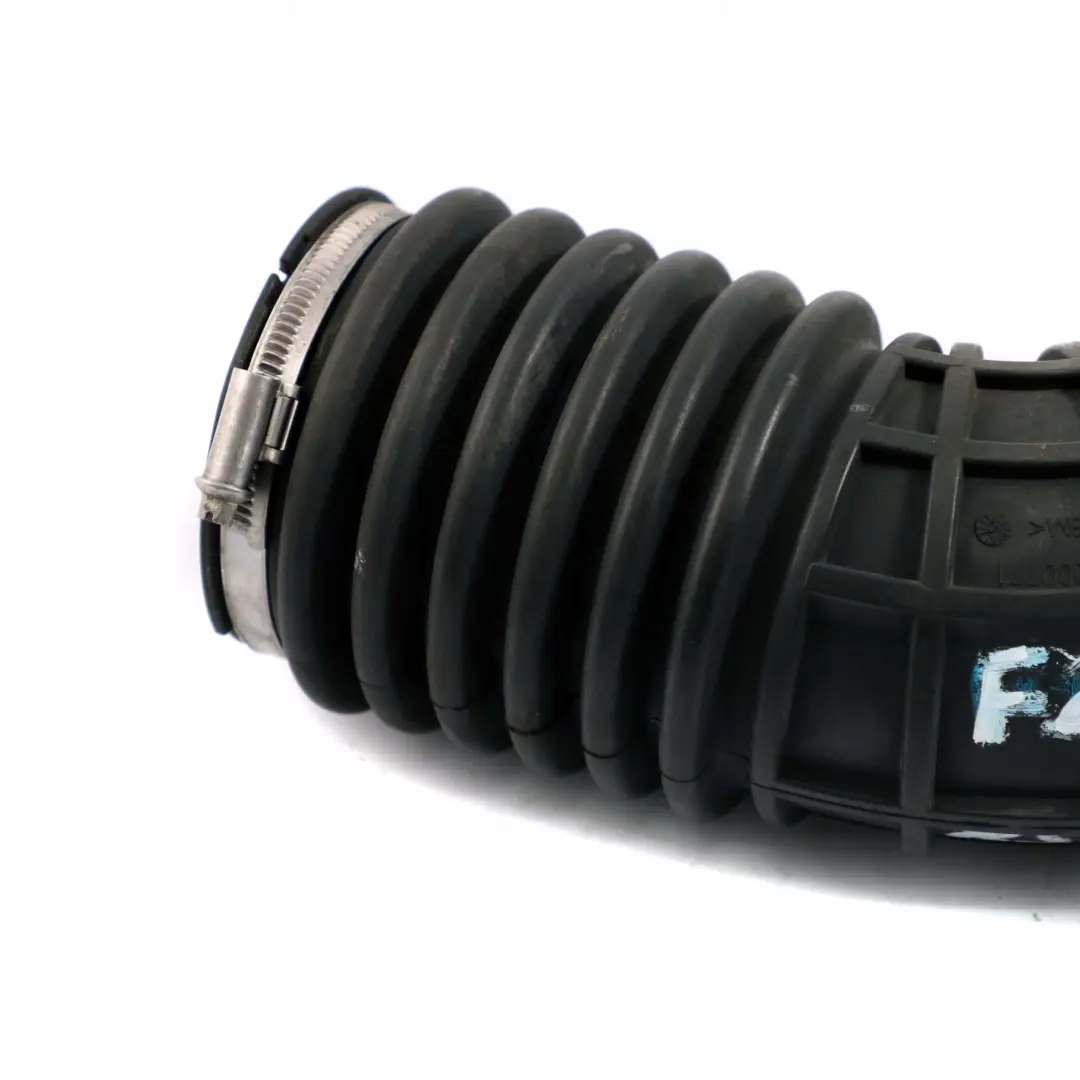B47 125d 325d Rura dolot powietrza do BMW F20 F30 LCI o numerze 7605638 BMW F20 F30 LCI B47 125d 325d Rura dolot powietrza - SKU 8513959 - Numer Części 7605638