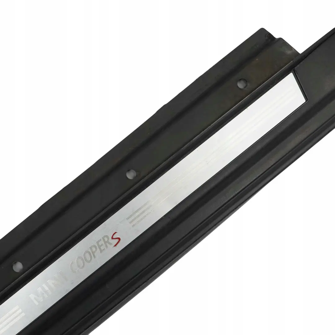Bas de Porte Seu Droite Noir pour Mini Cooper S R53 à propos du numéro de pièce 1491056 Mini Cooper S R53 Bas de Porte Seu Droite Noir - SKU 1491056 - Numéro de pièce 1491056