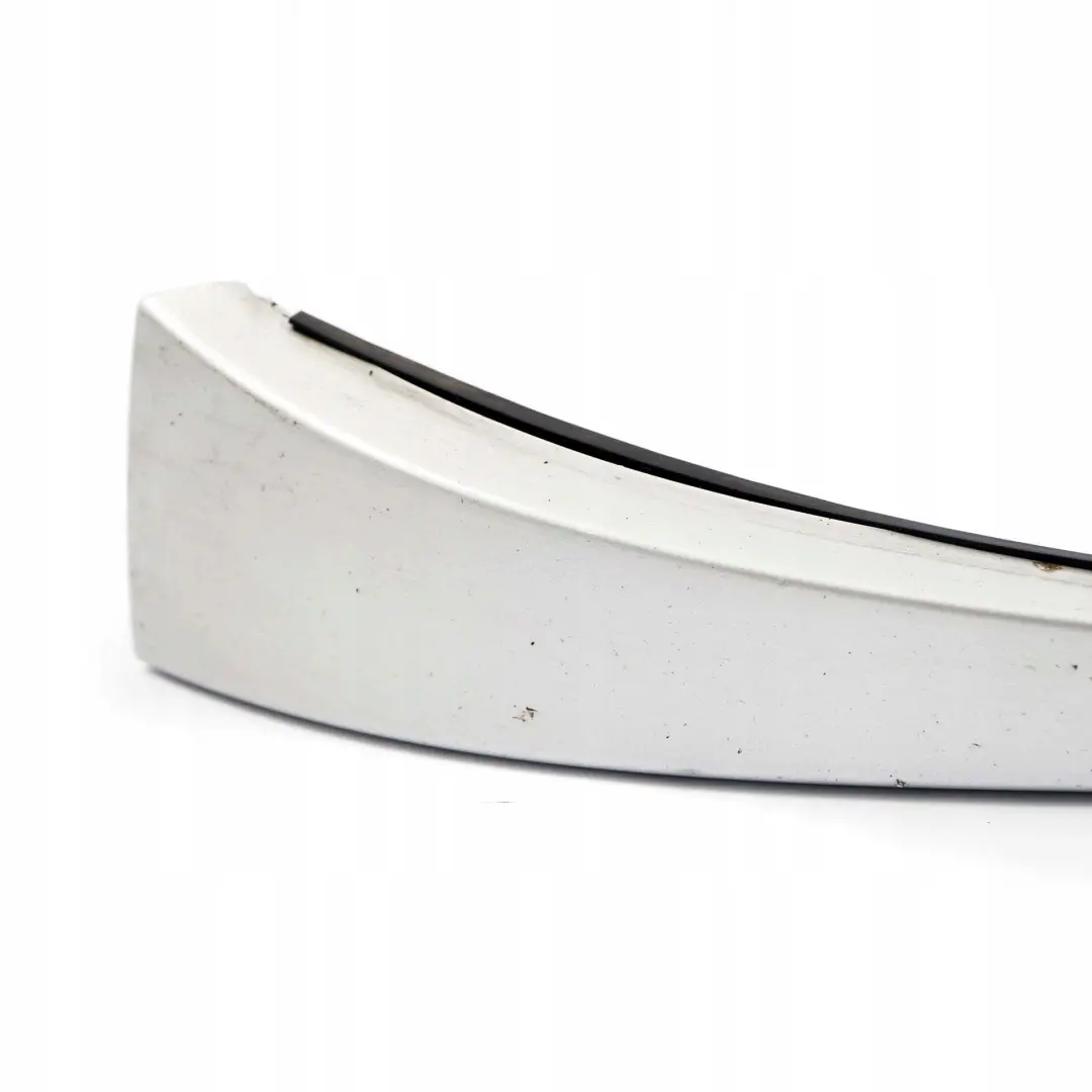 Copertura griglia faro anteriore destra O/S Trim Titansilber Argento 354 per BMW E46 con numero di parte 0030405 BMW E46 Copertura griglia faro anteriore destra O/S Trim Titansilber Argento 354 - SKU P0030405-TS - Numero di parte 0030405