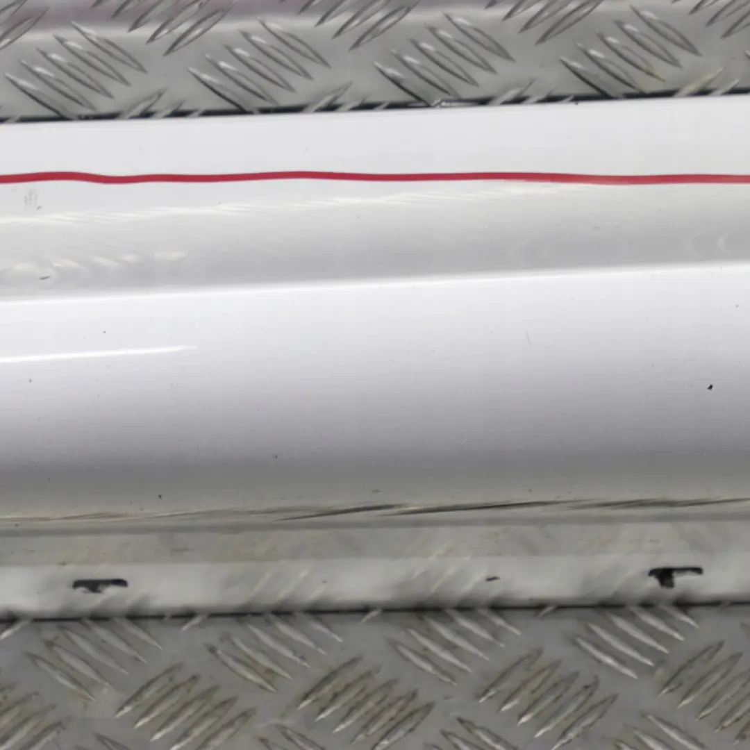 Sill Strip Faldon Lateral Izquierdo Titansilber Metallic 354 para BMW E90 E91 M Sport con número de pieza 0033441 BMW E90 E91 M Sport Sill Strip Faldon Lateral Izquierdo Titansilber Metallic 354 - SKU 0033441-TS - Número de pieza 0033441