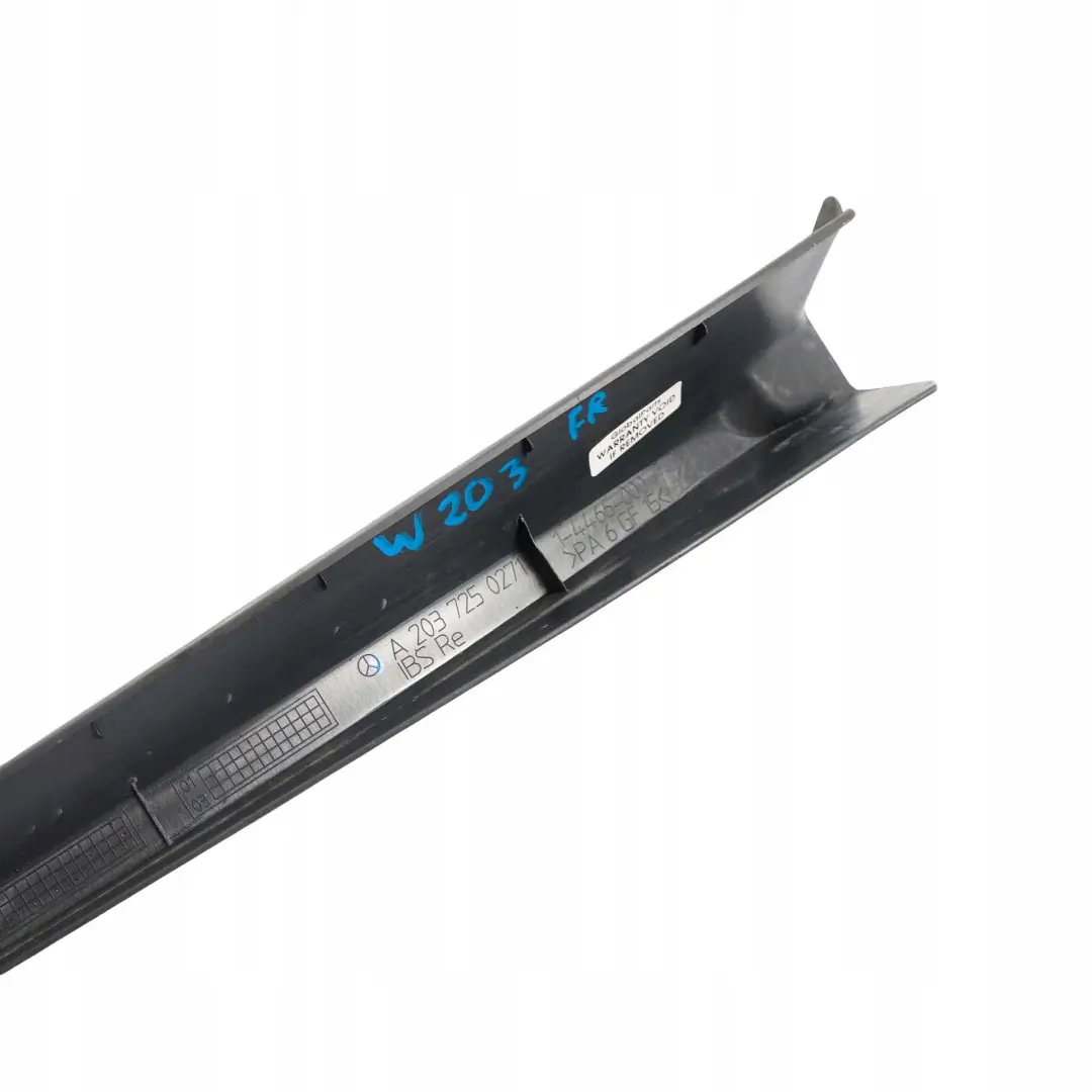 Mercedes-Benz W203 Fensterrahmenverkleidung avant Droit pour à propos du numéro de pièce A2037250271 Mercedes-Benz W203 Fensterrahmenverkleidung avant Droit - SKU A2037250271 - Numéro de pièce A2037250271