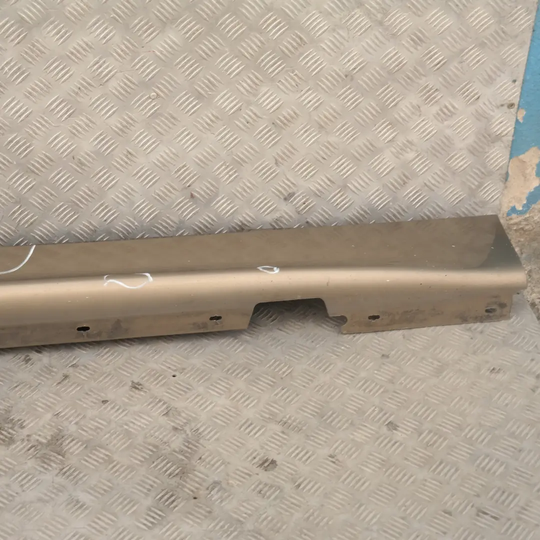 Bas de Porte Couverture Seuil Droite Sonora Metallique pour BMW 1 E87 à propos du numéro de pièce 51770032948 BMW 1 E87 Bas de Porte Couverture Seuil Droite Sonora Metallique - SKU 0032948-SON2 - Numéro de pièce 51770032948