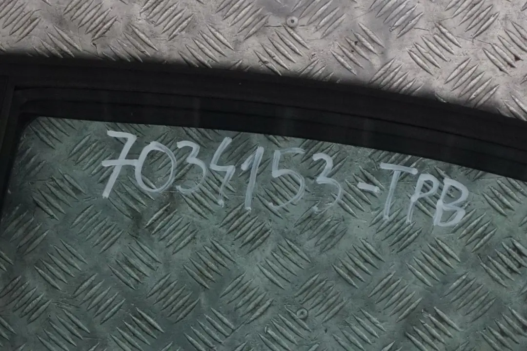 Drzwi lewe lewy tył Topasblau do BMW E46 o numerze 7034153 BMW E46 Drzwi lewe lewy tył Topasblau - SKU 7034153-TPB - Numer Części 7034153