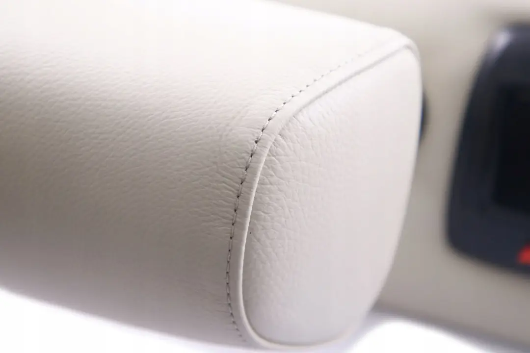 Reihe E81 E87 LCI Bezug Lehne Leder Lemon Sitze Sitz hinten rechts für BMW 1 mit Teilenummer 7251194 BMW 1 Reihe E81 E87 LCI Bezug Lehne Leder Lemon Sitze Sitz hinten rechts - SKU 7251194 - Teilenummer 7251194