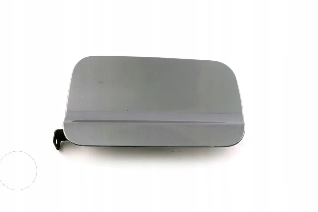 Fill In Flap Fuel Cover Stahlgrau Gris Acero Metalizado 400 para BMW E53 con número de pieza 7001027 BMW E53 Fill In Flap Fuel Cover Stahlgrau Gris Acero Metalizado 400 - SKU 7001027-STH - Número de pieza 7001027