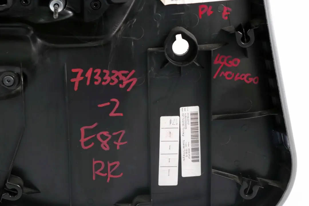 Tapicerka boczek drzwi prawy tył do BMW E87 o numerze 7133354 BMW E87 Tapicerka boczek drzwi prawy tył - SKU 7133354-2 - Numer Części 7133354