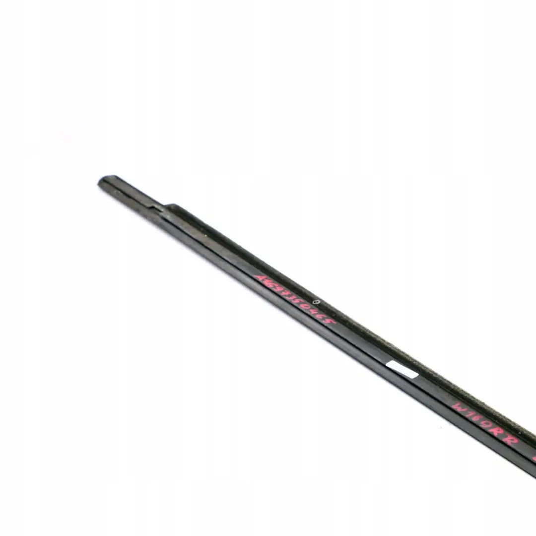 Mercedes-Benz A-Klasse W169 Tür Hinten Rechts Fenster Reling für mit Teilenummer A1697350465 Mercedes-Benz A-Klasse W169 Tür Hinten Rechts Fenster Reling - SKU A1697350465 - Teilenummer A1697350465