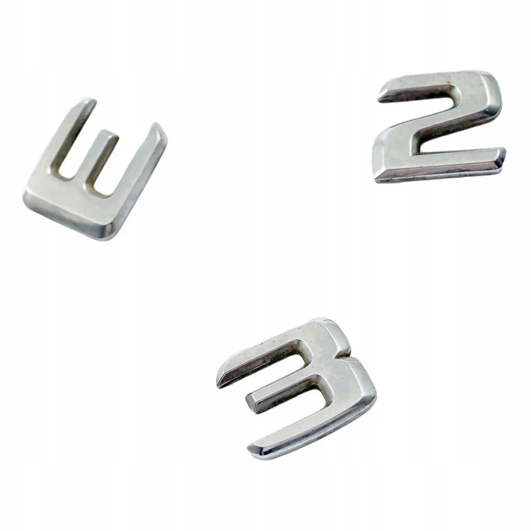 Mercedes W210 W211 Coffre arrière Emblème Adhered Emblem Lettering E320 - SKU A1248175815 - Numéro de pièce A1248175815