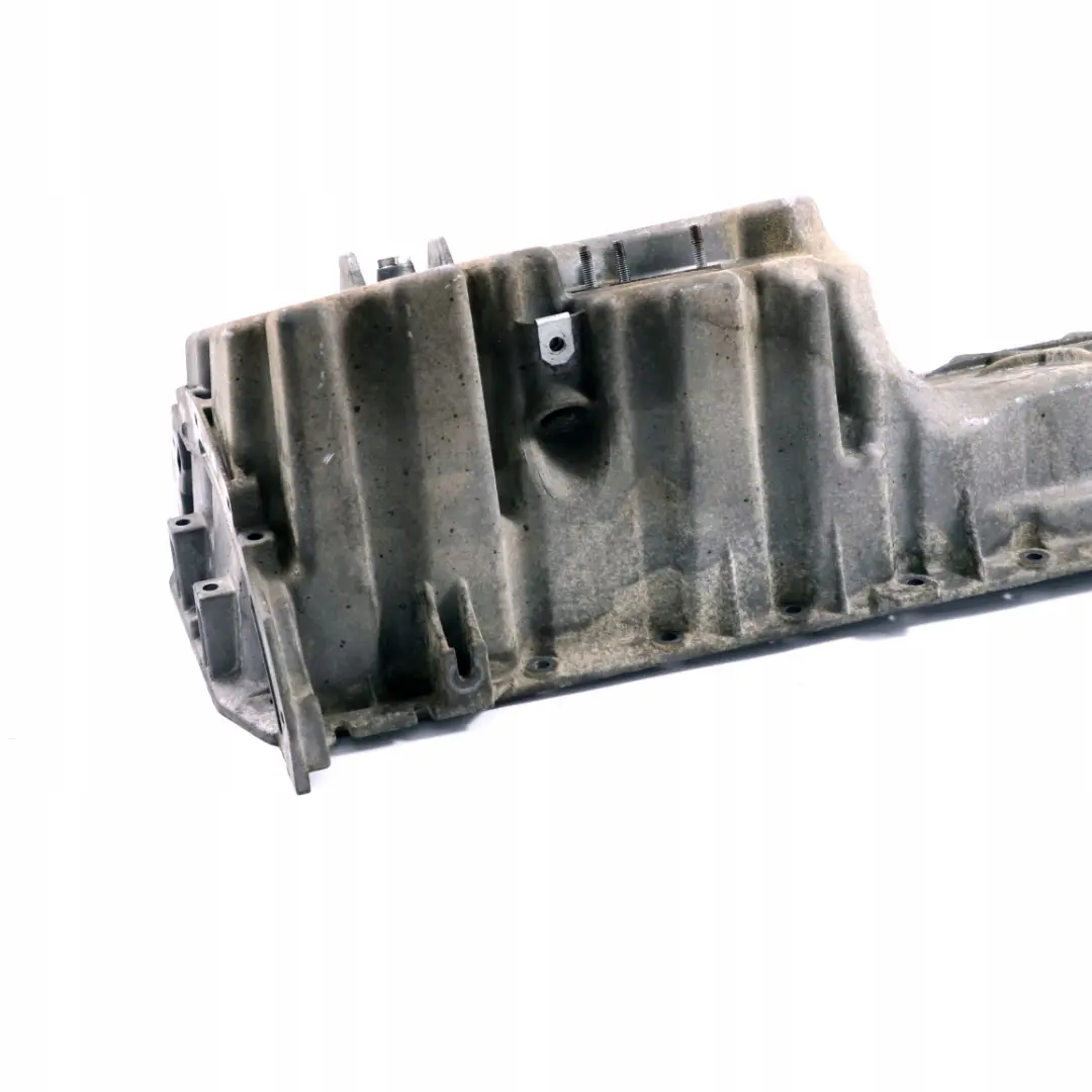 Miska olejowa M57N M57N2 do BMW E60 E61 E63 E65 o numerze 7793495 BMW E60 E61 E63 E65 Miska olejowa M57N M57N2 - SKU 7806219 - Numer Części 7793495