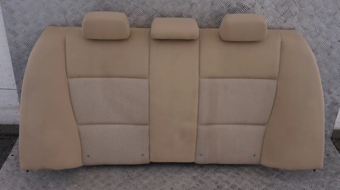Sitz Hinten Lehne Rückenlehne Stoff Fluid Beige Obere Teil für BMW 3 er E90 mit Teilenummer 7146802 BMW 3 er E90 Sitz Hinten Lehne Rückenlehne Stoff Fluid Beige Obere Teil - SKU 7146802 - Teilenummer 7146802