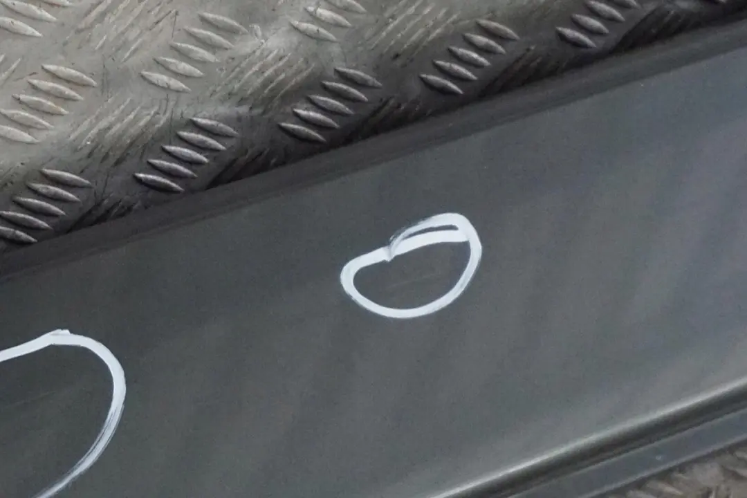 Nakładka listwa próg prawy titangrau do BMW E60 E61 o numerze 0150278 BMW E60 E61 Nakładka listwa próg prawy titangrau - SKU 0150278-TGR1 - Numer Części 0150278