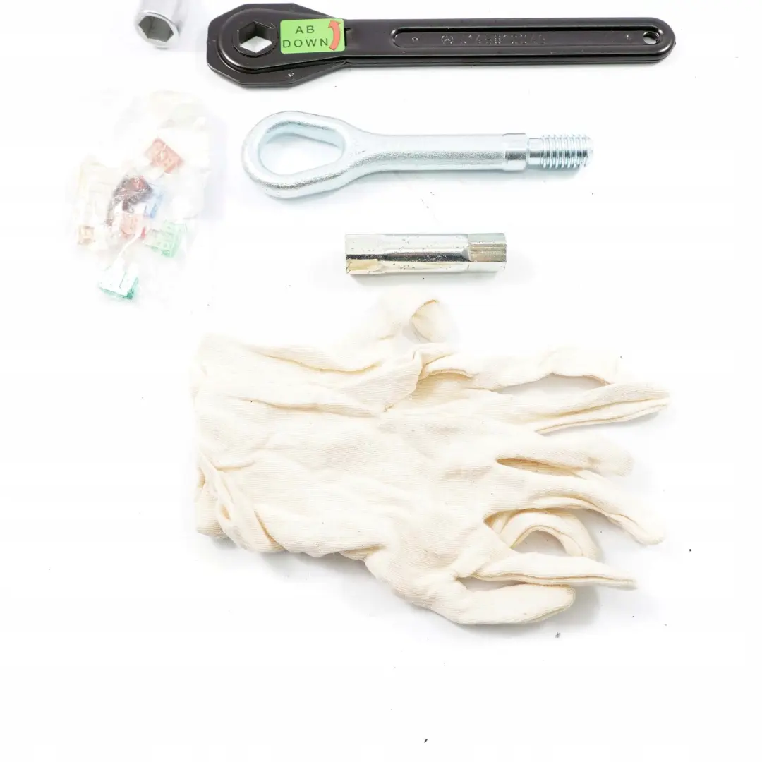 Mercedes-Benz A E G S W169 W211 W212 W221 W463 Werkzeugtaschenset für mit Teilenummer A2035850001 Mercedes-Benz A E G S W169 W211 W212 W221 W463 Werkzeugtaschenset - SKU A2035850001 - Teilenummer A2035850001