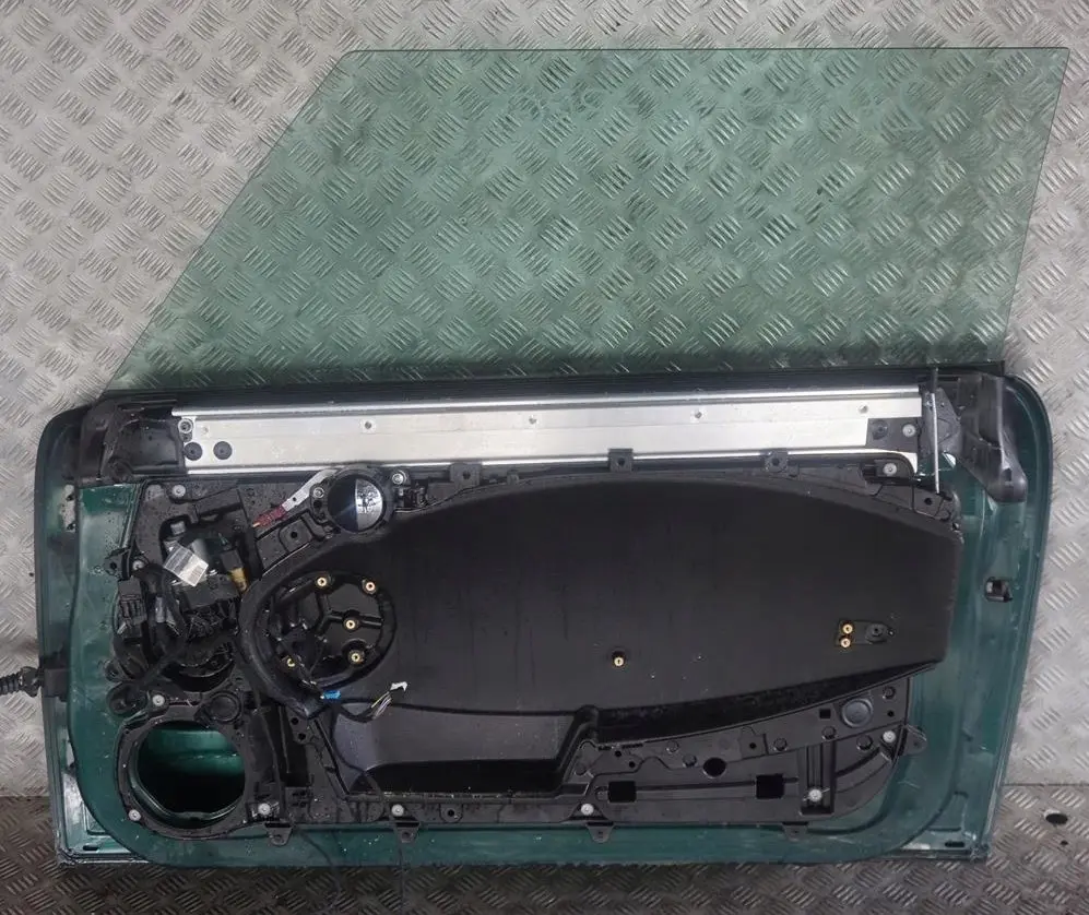Door front right O/S British Racing Green to BMW MINI Cooper 4 R55 R56 R57 R58 R59 with Part number 2755936 BMW MINI Cooper 4 R55 R56 R57 R58 R59 Door front right O/S British Racing Green - SKU 2755936-BRG5 - Part number 2755936