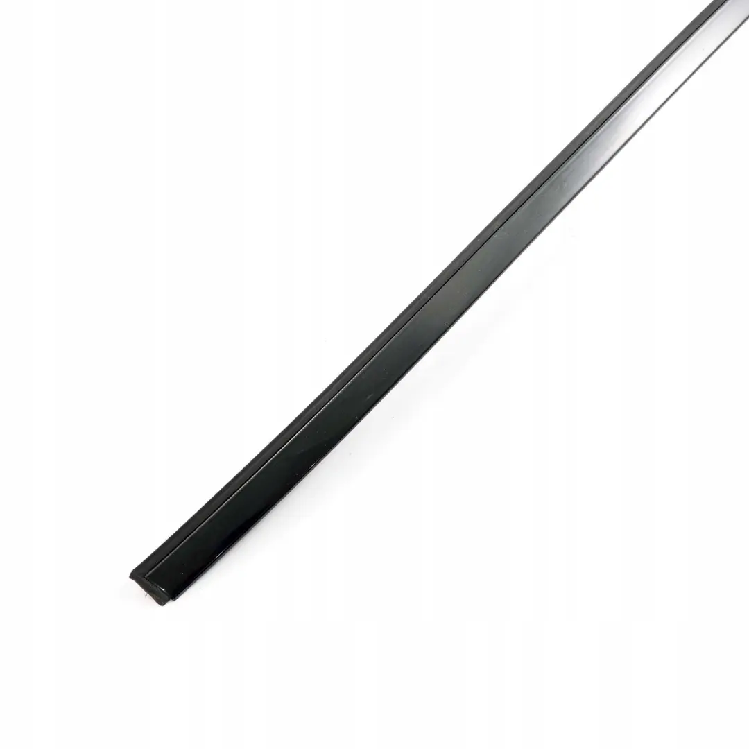 Listwa szyby lewy przód do MERCEDES CLC CL203 o numerze A2036982998 MERCEDES CLC CL203 Listwa szyby lewy przód - SKU A2036982998 - Numer Części A2036982998