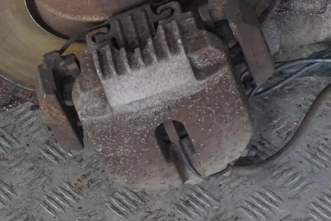 Reihe E60 525i M54 Stoßdämpfer Federbein Vorn Links BMW 5 - SKU 6764457-7 - Teilenummer 6764457