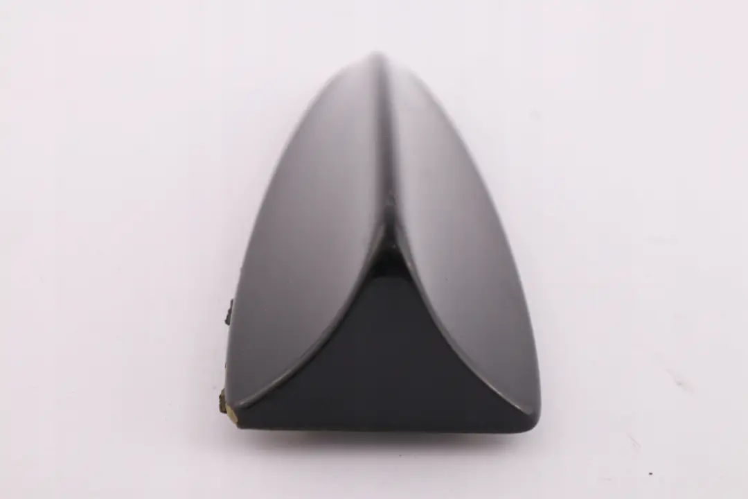 Roof Aerial Casing Shark Fin Antenna Black Sapphire 3411475 to BMW X3 Series E83 with Part number 2147432 BMW X3 Series E83 Roof Aerial Casing Shark Fin Antenna Black Sapphire 3411475 - SKU 2147432-BS1 - Part number 2147432