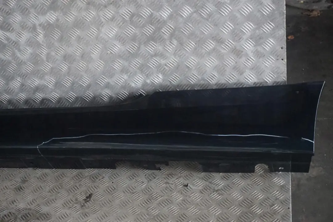 Listello Portiera Gonna SX Tiefgruen Verde Metallizzato A43 per BMW E92 E93 con numero di parte 0034059 BMW E92 E93 Listello Portiera Gonna SX Tiefgruen Verde Metallizzato A43 - SKU 0034059-TG - Numero di parte 0034059