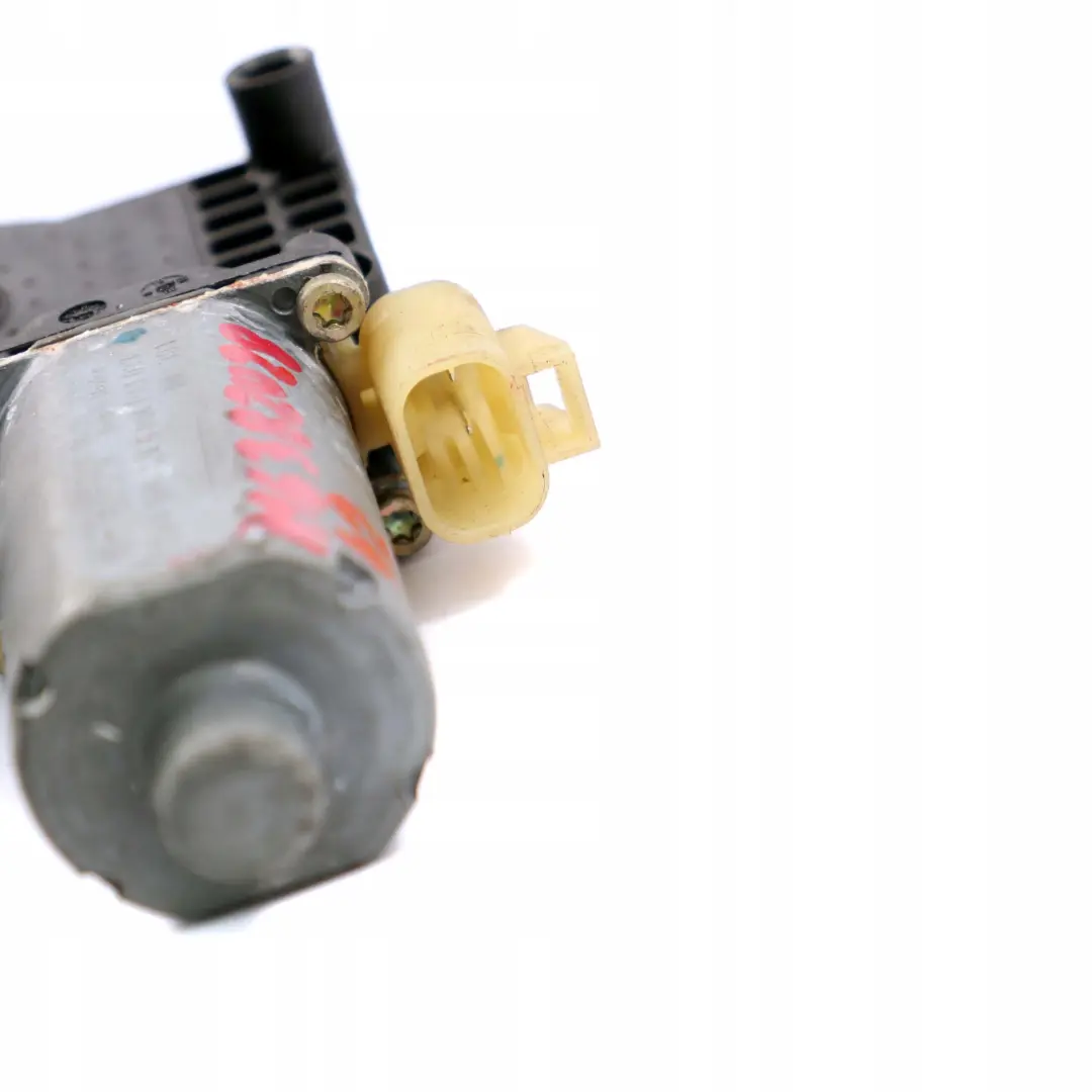 Mercedes-Benz M ML W163 Motor elevalunas delantero derecho para con número de pieza A1638202842 Mercedes-Benz M ML W163 Motor elevalunas delantero derecho - SKU A1638202842 - Número de pieza A1638202842