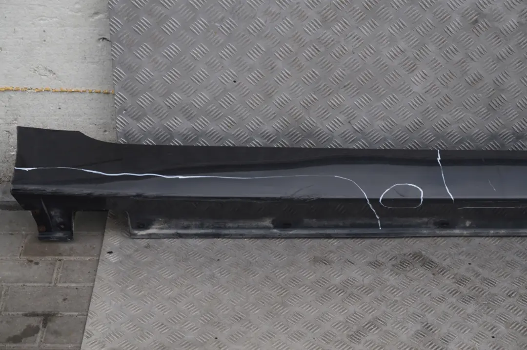 Door Sill Side Cover Skirt Right O/S Black Sapphire to BMW 5 Series 1 E60 E61 with Part number 150278 BMW 5 Series 1 E60 E61 Door Sill Side Cover Skirt Right O/S Black Sapphire - SKU 0150278-BS1 - Part number 150278