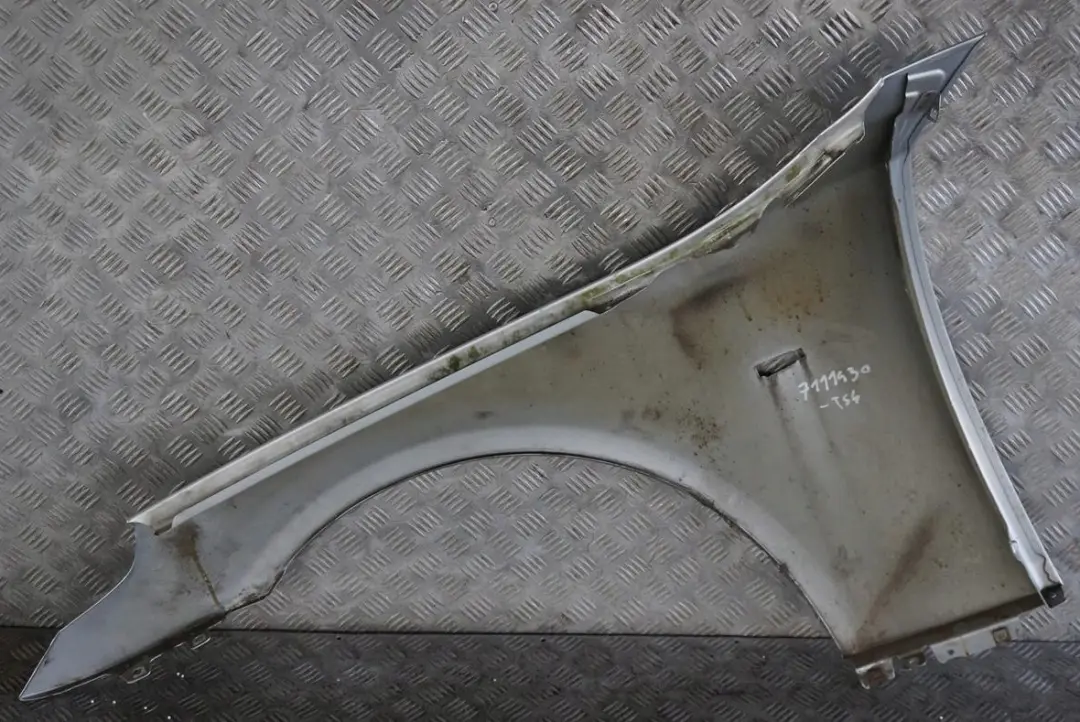 BMW E60 E61 4 Lato Conducente Pannello Laterale Anteriore Destro Parafango - SKU 7111430-TS4 - Numero di parte 7111430