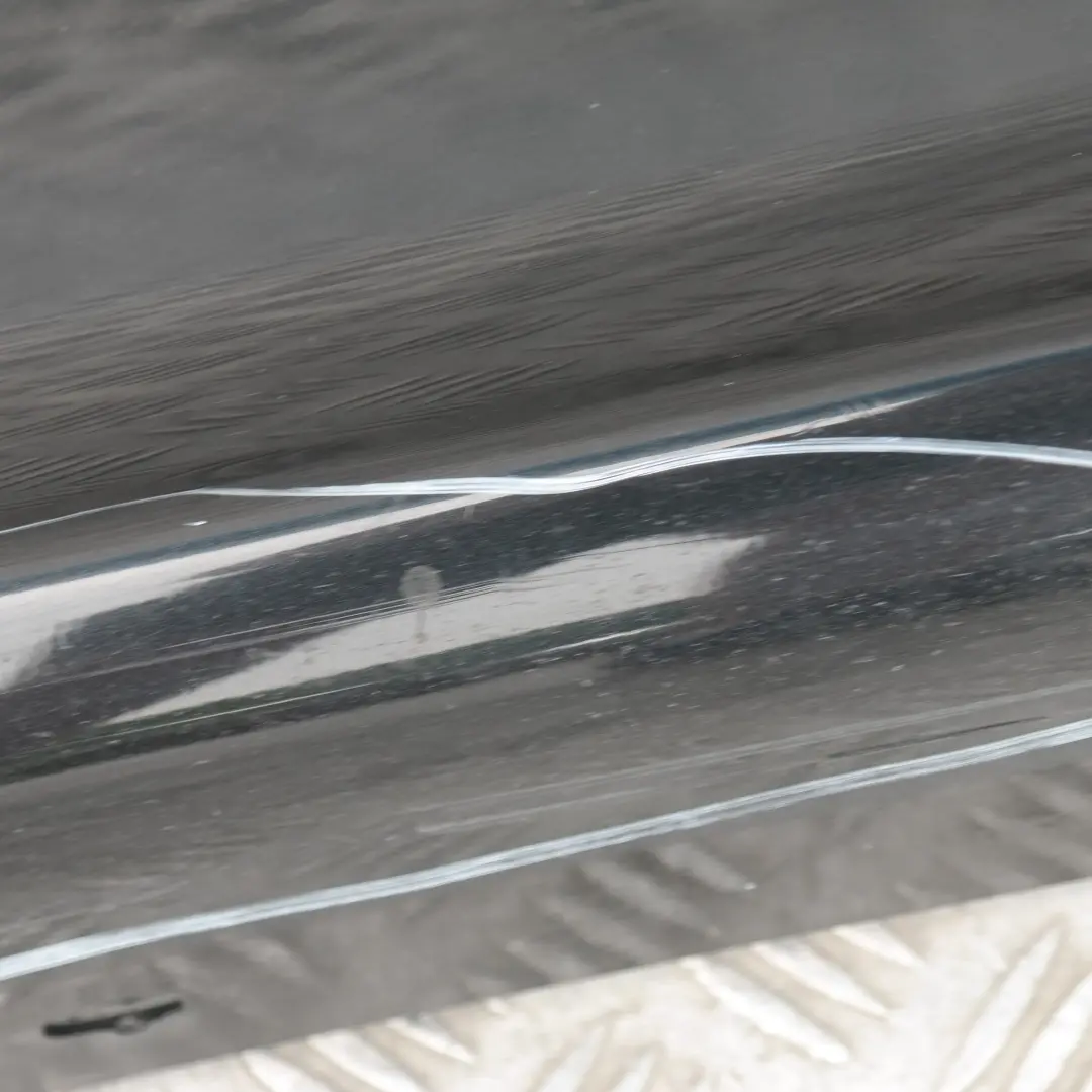 Listón de umbral faldón lateral derecho Zafiro negro metalizado 475 para BMW E87 con número de pieza 32948 BMW E87 Listón de umbral faldón lateral derecho Zafiro negro metalizado 475 - SKU 0032948-BS21 - Número de pieza 32948