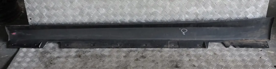 BMW E90 E91 LCI Listello Portiera Apertura Gonna Destro Nero 2 - 668 - SKU 0037060-SCH - Numero di parte 37060