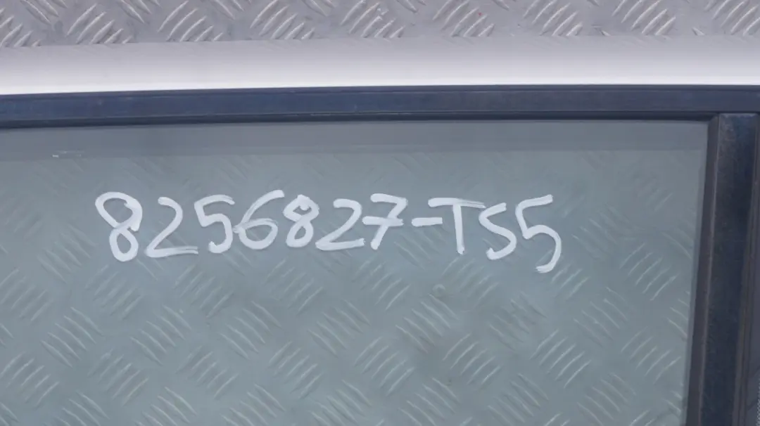 Door Rear Left N/S Titansilber Titan Silver Metallic - 354 to BMW X5 SERIES 5 E53 with Part number 8256827 BMW X5 SERIES 5 E53 Door Rear Left N/S Titansilber Titan Silver Metallic - 354 - SKU 8256827-TS5 - Part number 8256827