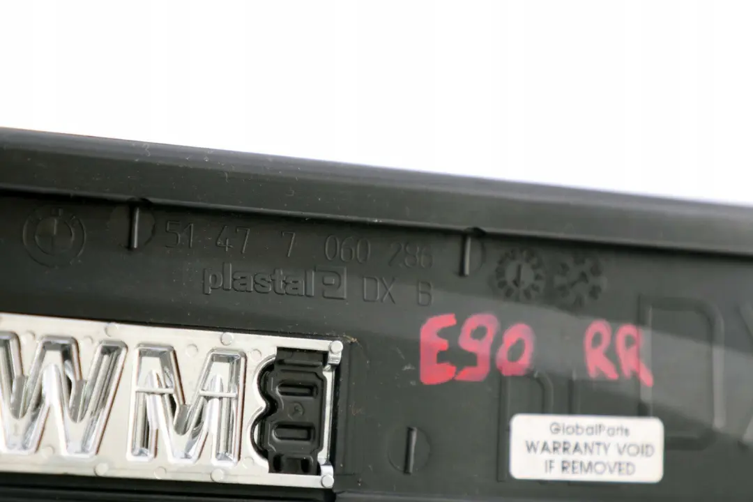 Osłona listwa progu tylna tył prawa do BMW 3 E90 E91 o numerze 7060286 BMW 3 E90 E91 Osłona listwa progu tylna tył prawa - SKU 7060286 - Numer Części 7060286