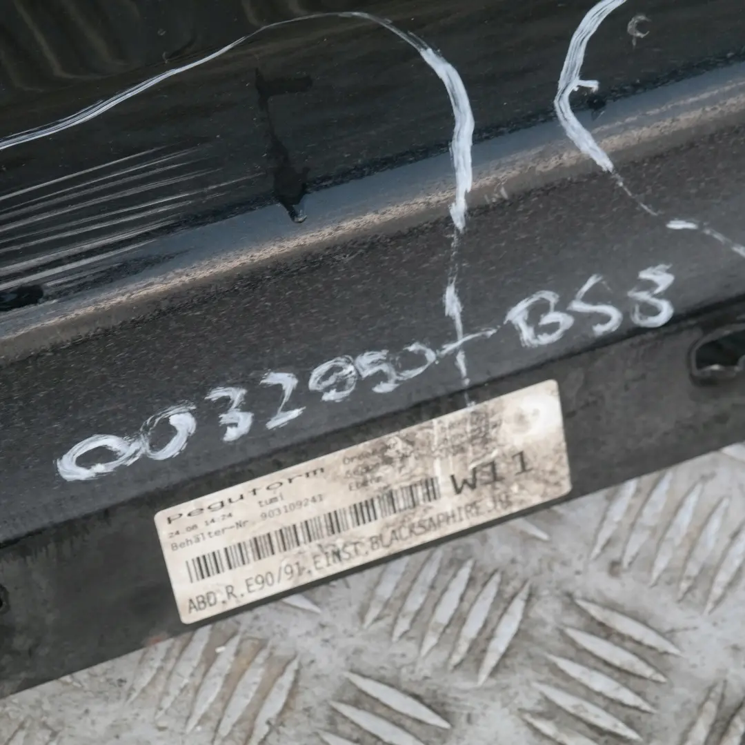 Sill Strip Side Skirt Derecha Negro Zafiro Metálico 475 para BMW E90 E91 con número de pieza 32950 BMW E90 E91 Sill Strip Side Skirt Derecha Negro Zafiro Metálico 475 - SKU 0032950-BS8 - Número de pieza 32950