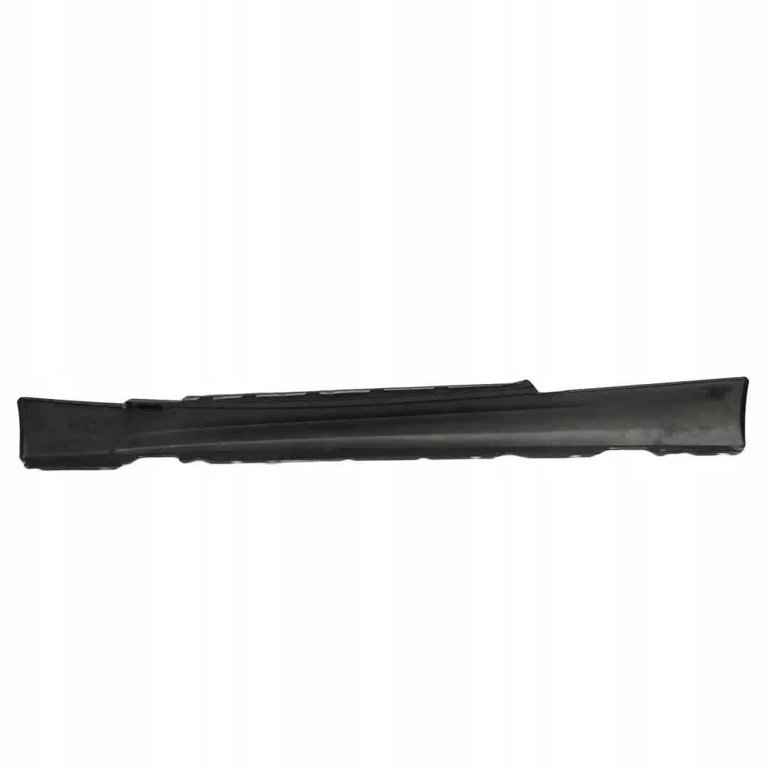 Sill Strip Faldon Lateral Izquierdo Negro Zafiro - 475 para BMW E81 E82 E88 2 M Sport con número de pieza 0034731 BMW E81 E82 E88 2 M Sport Sill Strip Faldon Lateral Izquierdo Negro Zafiro - 475 - SKU 0034731-BS2 - Número de pieza 0034731