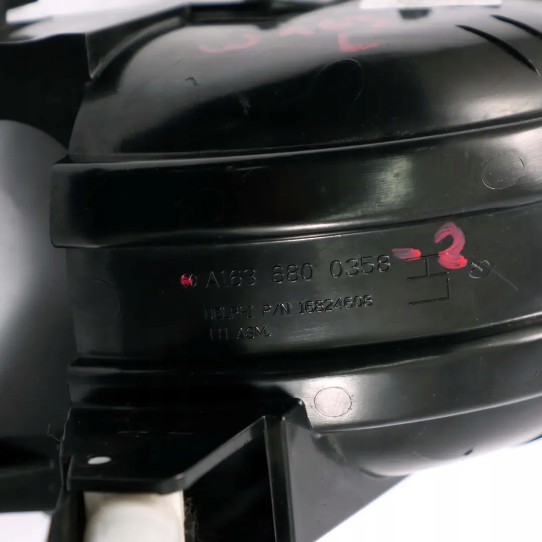 Mercedes-Benz Classe M ML W163 Portabibite Porta Contenitori SX per con numero di parte A1636800358 Mercedes-Benz Classe M ML W163 Portabibite Porta Contenitori SX - SKU A1636800358 - Numero di parte A1636800358