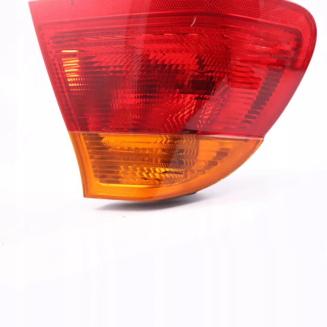 Luce Posteriore Fanale Pannello Laterale SX Bianco per BMW E46 Berlina con numero di parte 8364921 BMW E46 Berlina Luce Posteriore Fanale Pannello Laterale SX Bianco - SKU 8364921 - Numero di parte 8364921