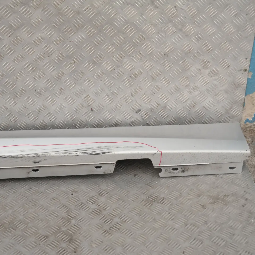 Schwellerleiste Blende Schweller rechts Titansilber Sliber für BMW 1 er E87 LCI mit Teilenummer 51770036144 BMW 1 er E87 LCI Schwellerleiste Blende Schweller rechts Titansilber Sliber - SKU 0036144-TS9 - Teilenummer 51770036144