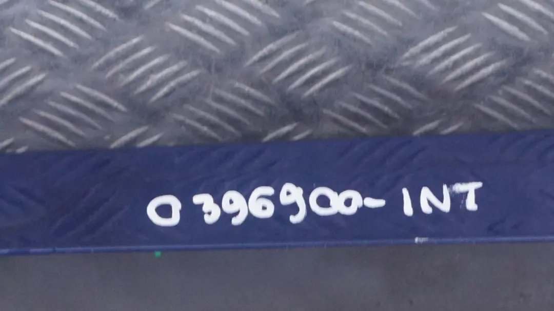 BMW E60 Nakładka listwa próg prawy M-Pakiet M5 - SKU 0396900-INT - Numer Części 396900
