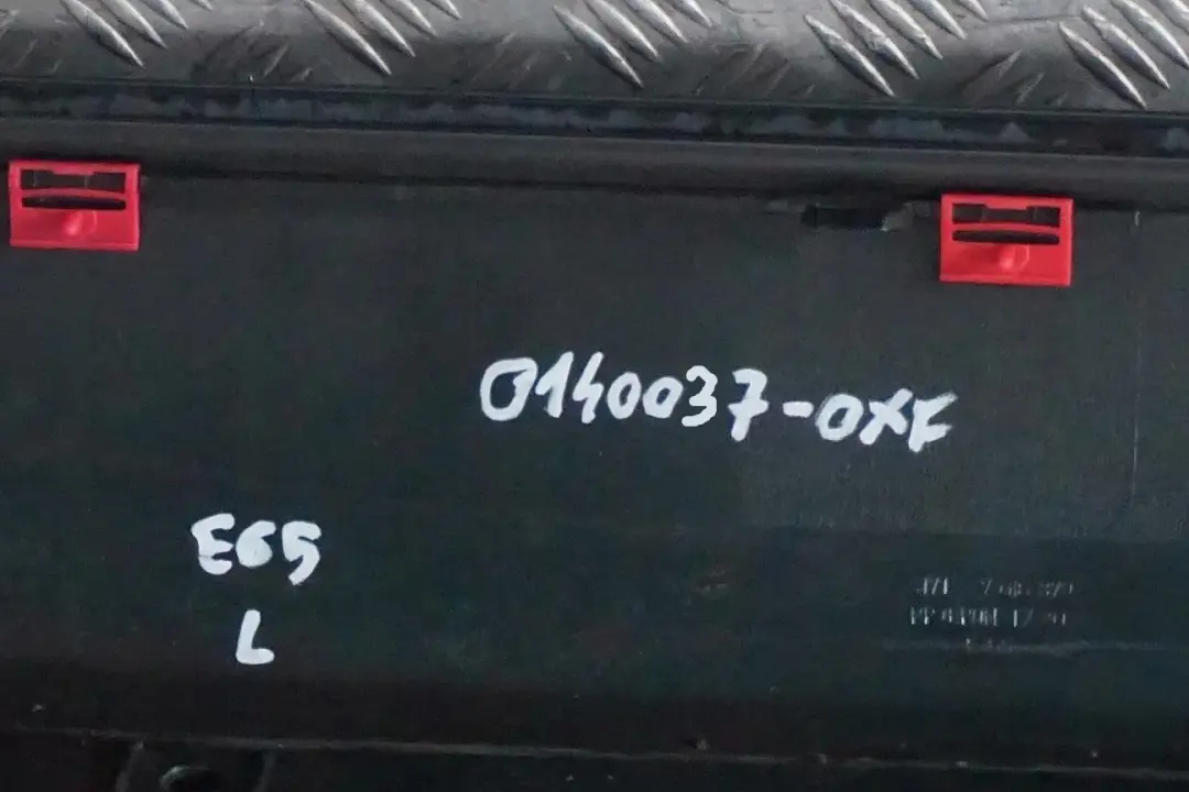 Próg listwa progowa nakładka lewa do BMW 7 E65 o numerze 0140037 BMW 7 E65 Próg listwa progowa nakładka lewa - SKU 0140037-OXF - Numer Części 0140037