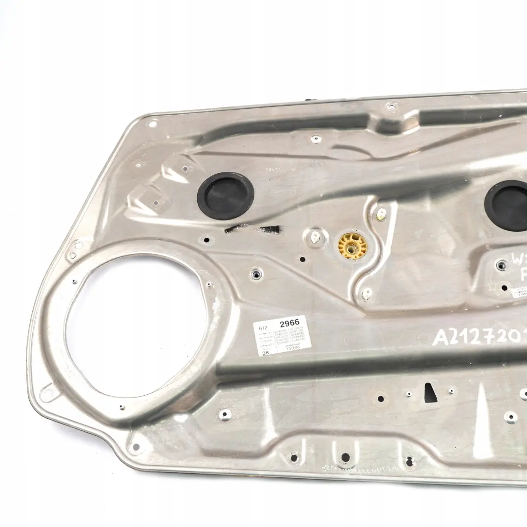 Delantero Derecho Ventana Regulador Elevador Motor Panel para Mercedes C E W204 W212 con número de pieza A2127201679 Mercedes C E W204 W212 Delantero Derecho Ventana Regulador Elevador Motor Panel - SKU A2127201679 - Número de pieza A2127201679