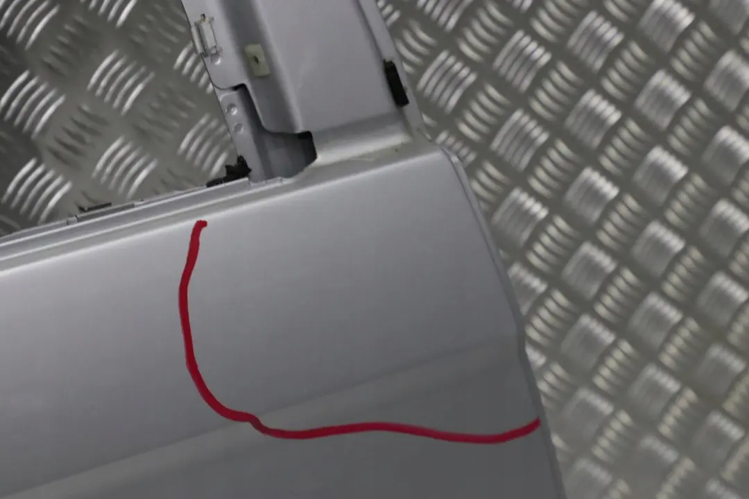 Drzwi prawy tył tylne titansilber do BMW E53 X5 o numerze 8256828 BMW E53 X5 Drzwi prawy tył tylne titansilber - SKU 8256828-TS4 - Numer Części 8256828