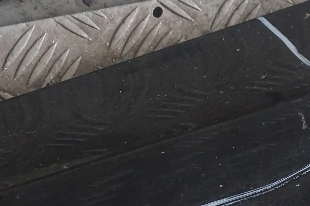 listwa próg lewy black saphire M-Pakiet do BMW E90 o numerze 0033441 BMW E90 listwa próg lewy black saphire M-Pakiet - SKU 0033441-BS2 - Numer Części 0033441