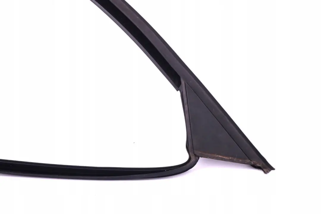 Front Right O/S Door Window Guide Seal Trim to Mini Countryman R60 with Part number 9800548 Mini Countryman R60 Front Right O/S Door Window Guide Seal Trim - SKU 9800548 - Part number 9800548