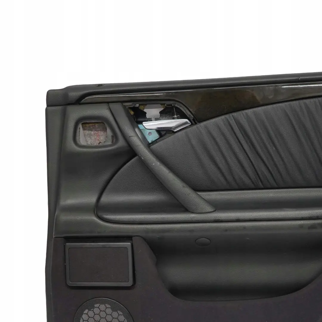  Mercedes-Benz E W210 Estate Rear Right Door Card Trim Panel Black Leather - SKU A2107370471 - Número de pieza A2107370471