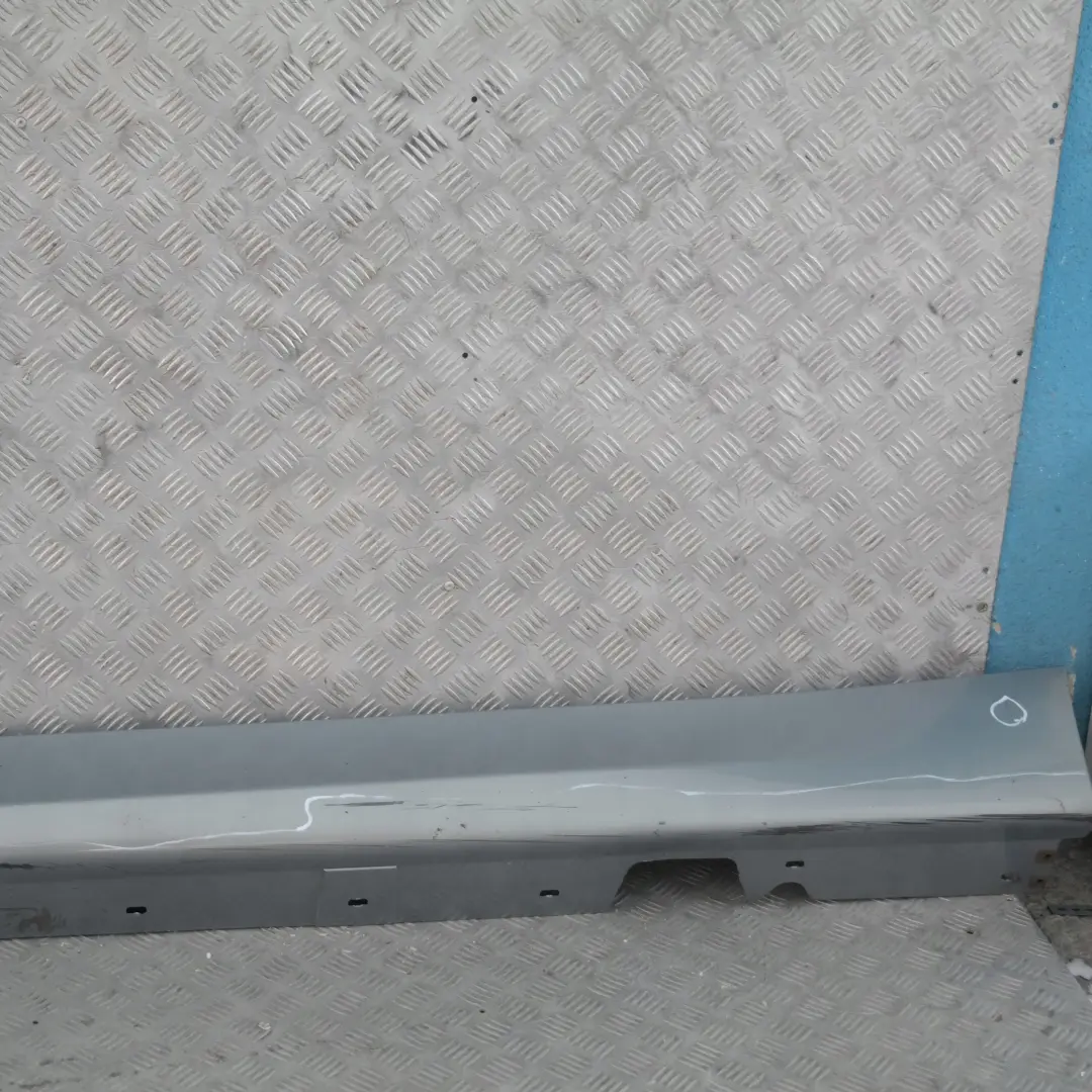 Listwa Nakładka Próg Lewy Arktis A34 do BMW E90 o numerze 32951 BMW E90 Listwa Nakładka Próg Lewy Arktis A34 - SKU 0032951-AM6 - Numer Części 32951