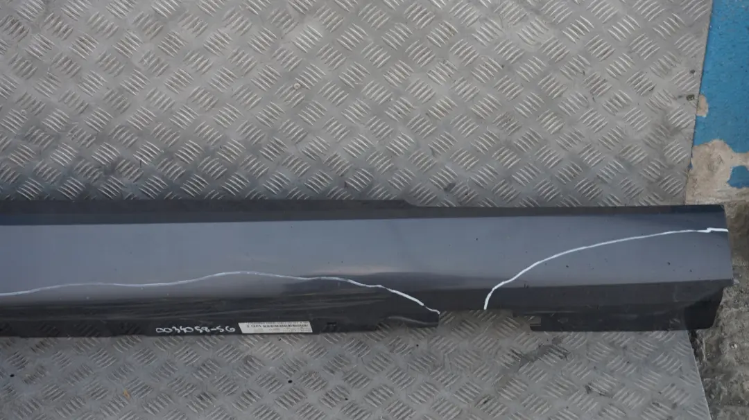 BMW E92 E93 Bas de Porte Peint A Droite Mousseux Graphite - A22 - SKU 0034058-SG - Numéro de pièce 0034058