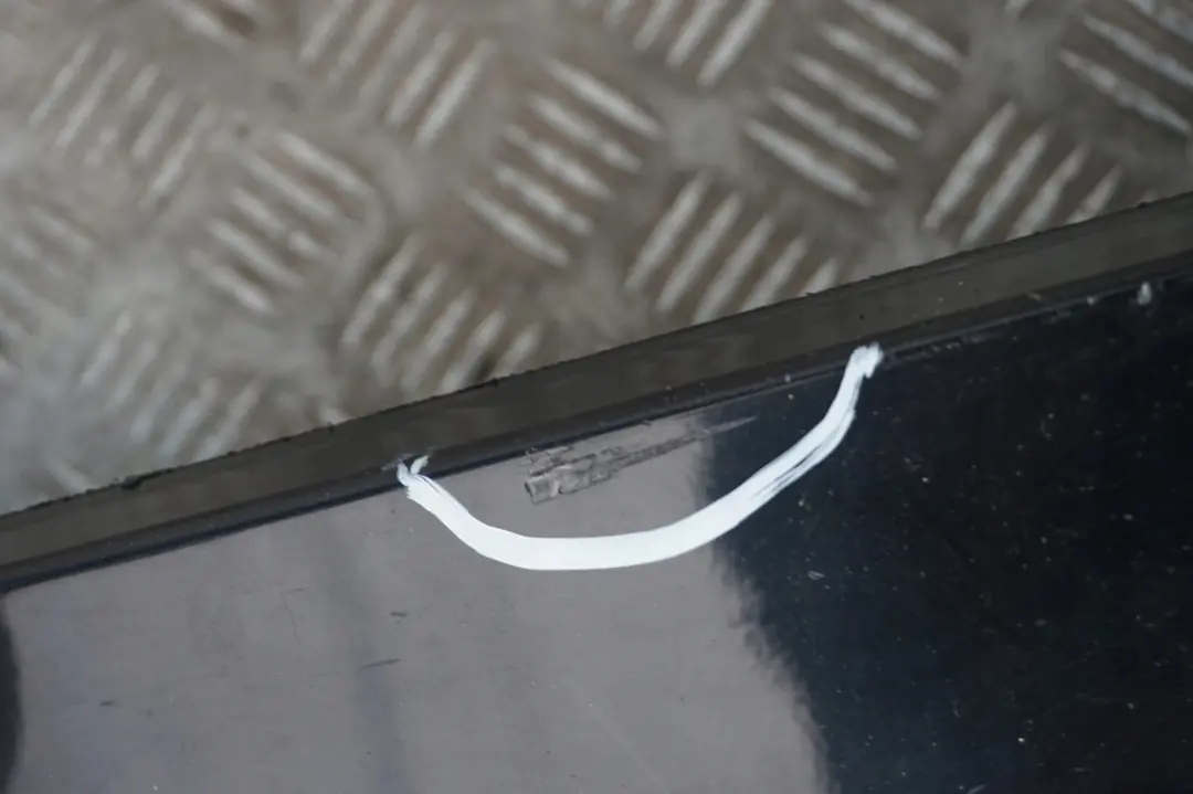 BMW E90 E91 Listello Portiera Apertura Gonna SX Nero 2 - SKU 0032951-SCH7 - Numero di parte 32951